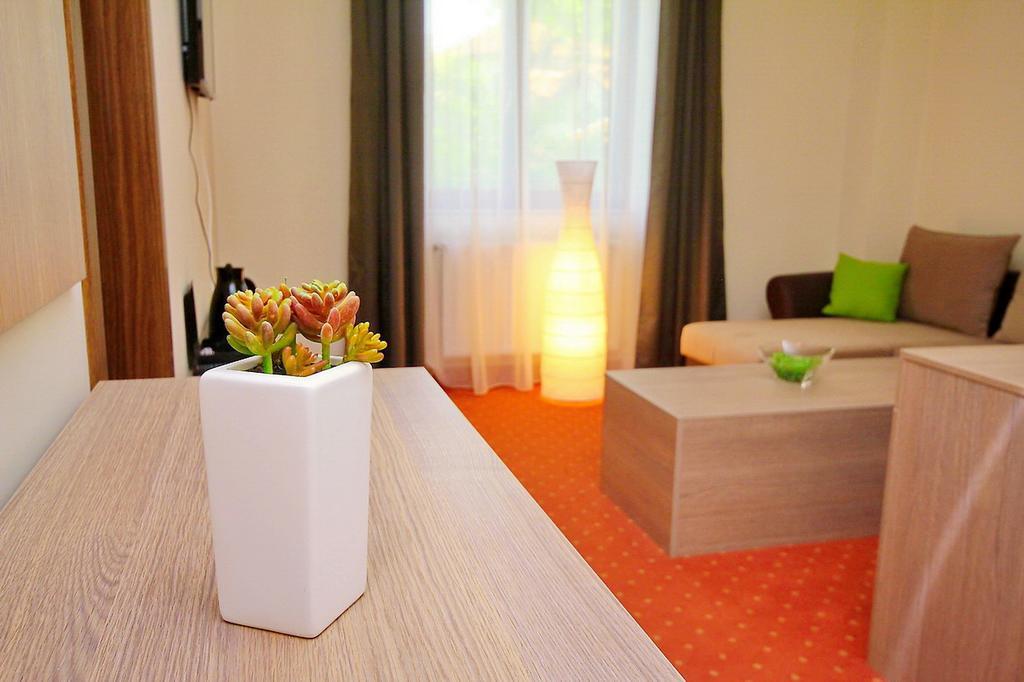 Hôtel Vila Palić Extérieur photo