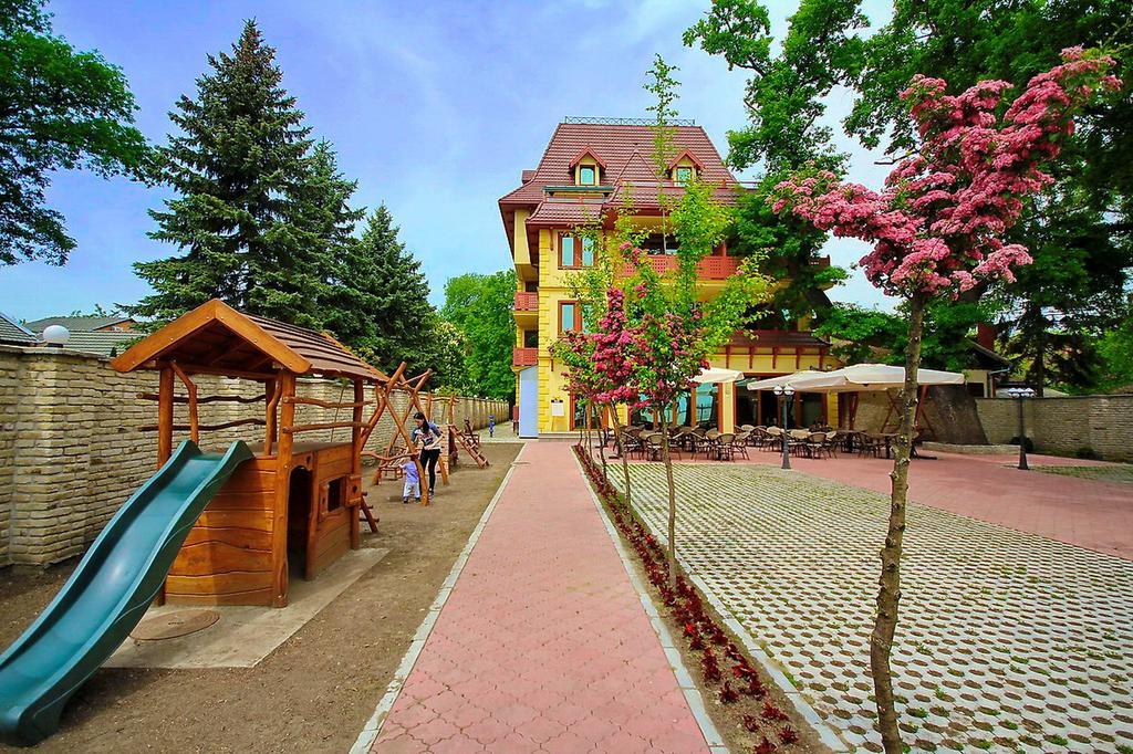 Hôtel Vila Palić Extérieur photo