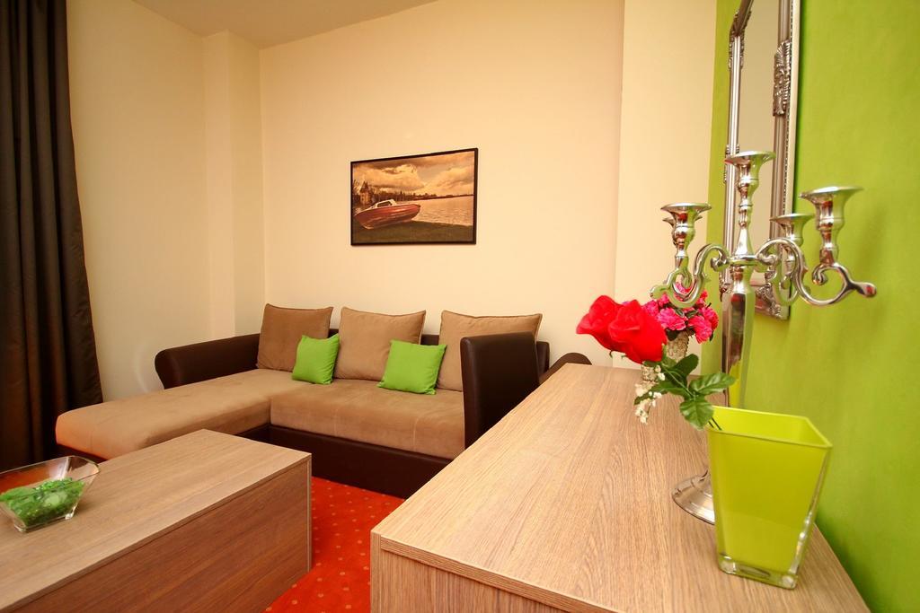 Hôtel Vila Palić Extérieur photo