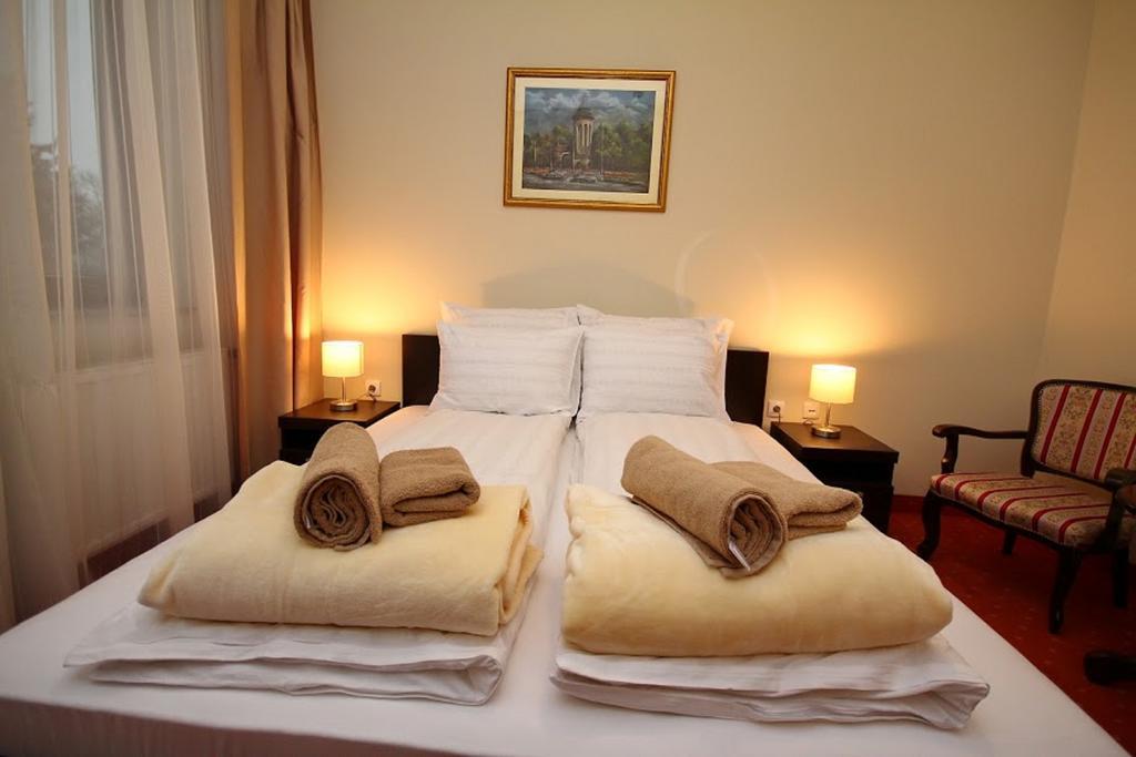 Hôtel Vila Palić Extérieur photo