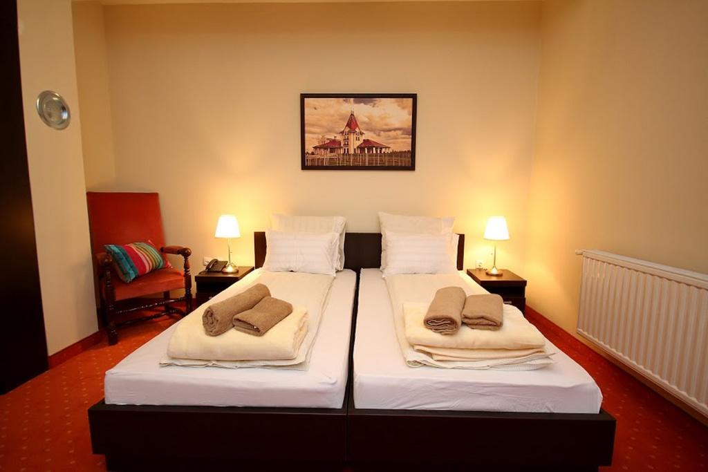 Hôtel Vila Palić Extérieur photo