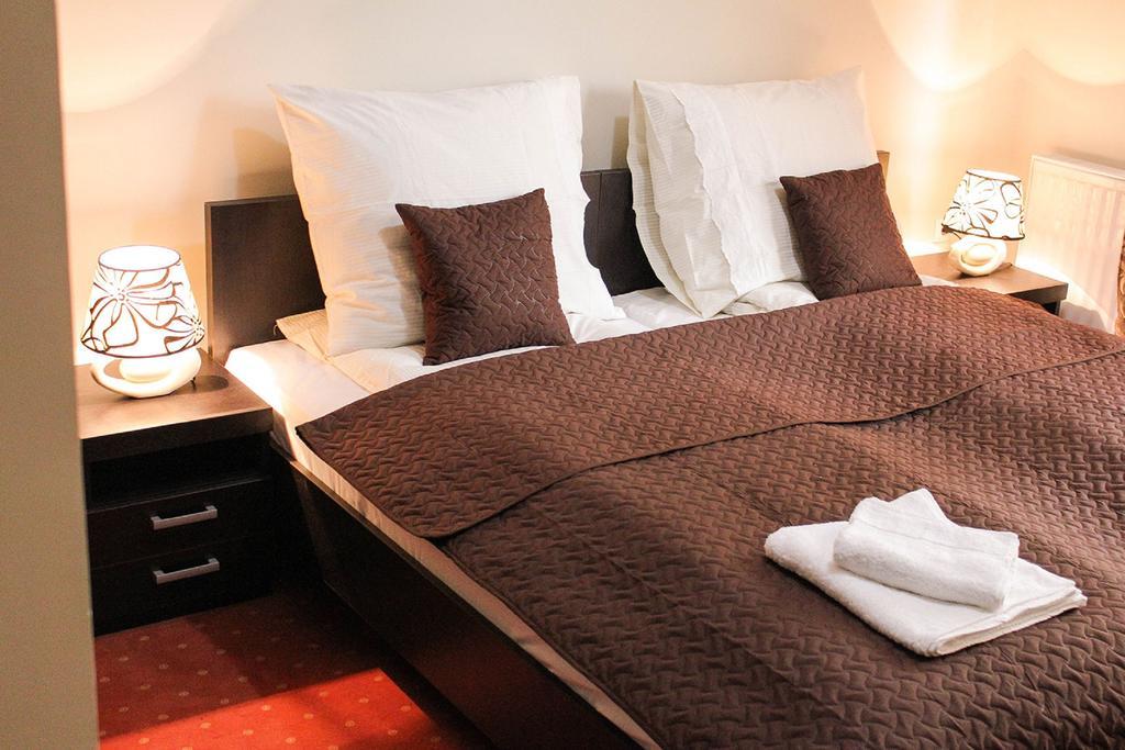Hôtel Vila Palić Extérieur photo