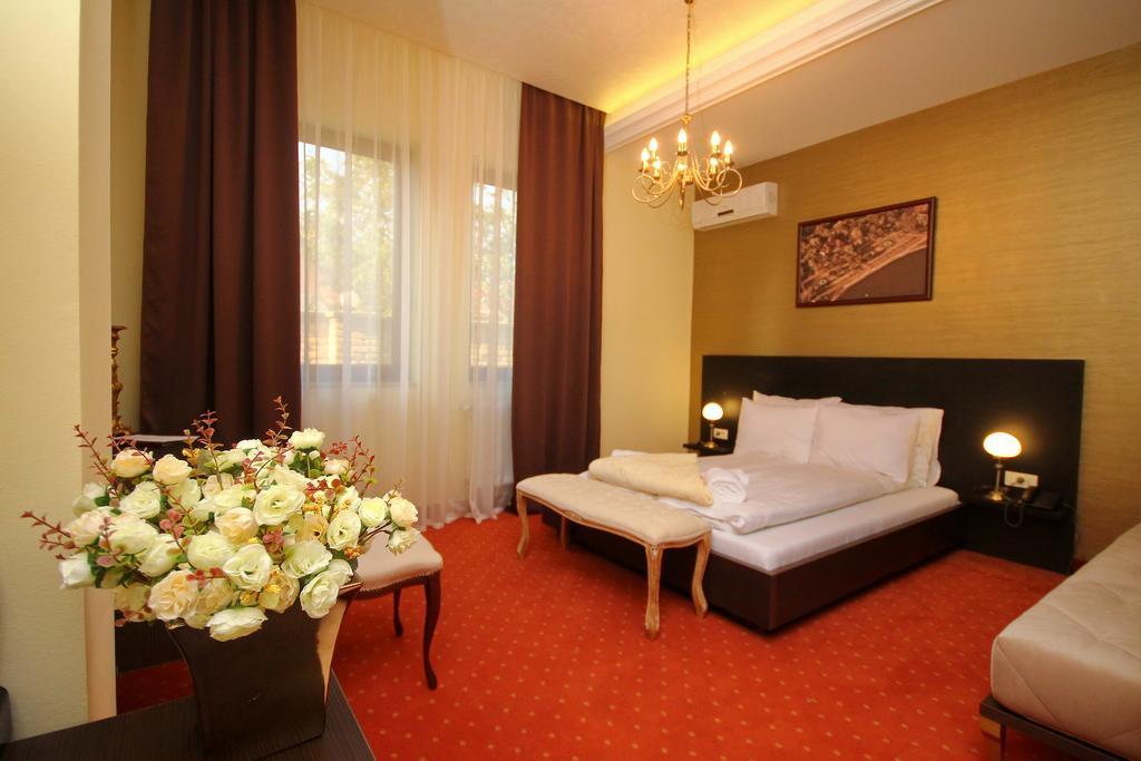 Hôtel Vila Palić Extérieur photo