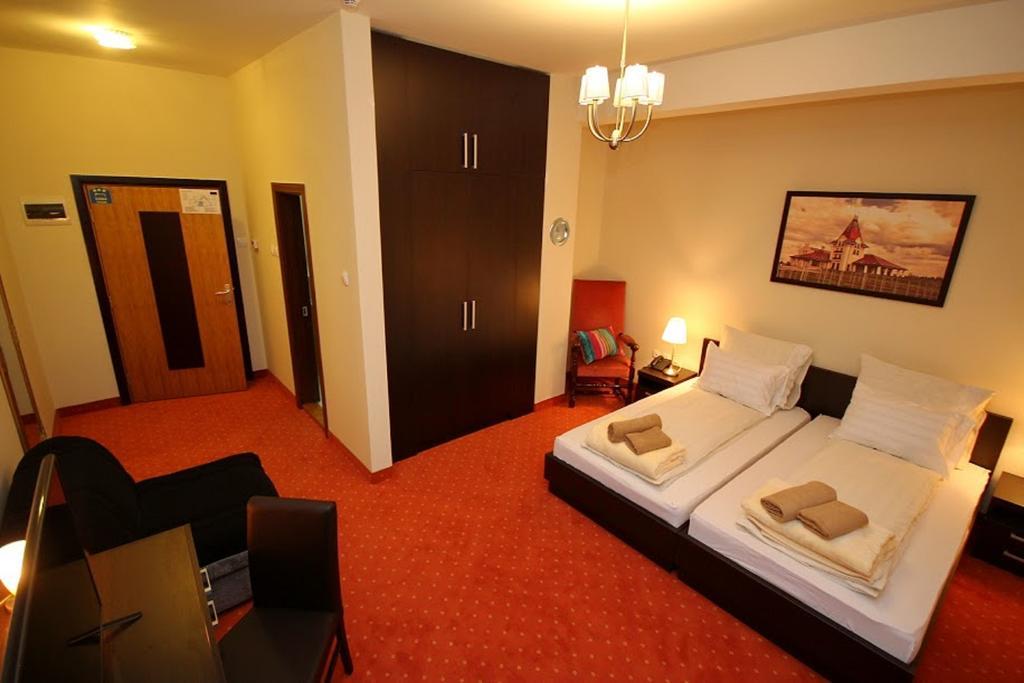 Hôtel Vila Palić Extérieur photo